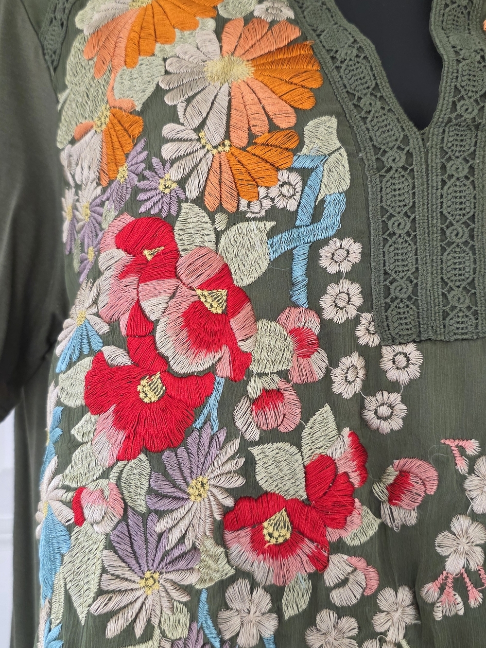Tiny Eliana Embroidered Half-Sleeve Top - Picture 7 of 15
